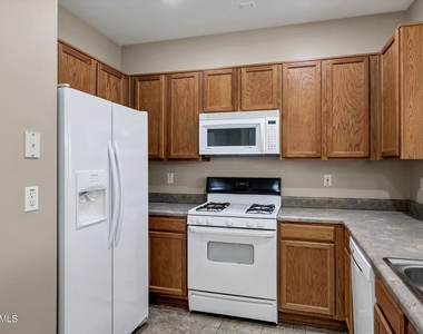 44 S Greenfield Road - Photo Thumbnail 9