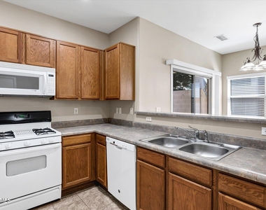 44 S Greenfield Road - Photo Thumbnail 10