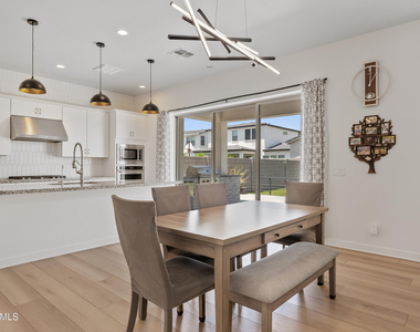 10204 E Thunderbolt Avenue - Photo Thumbnail 3