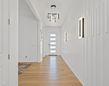 10204 E Thunderbolt Avenue - Photo Thumbnail 8