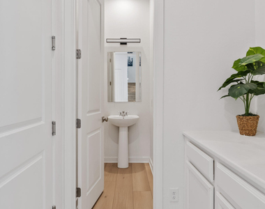 10204 E Thunderbolt Avenue - Photo Thumbnail 9