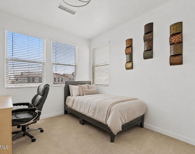 10204 E Thunderbolt Avenue - Photo Thumbnail 19