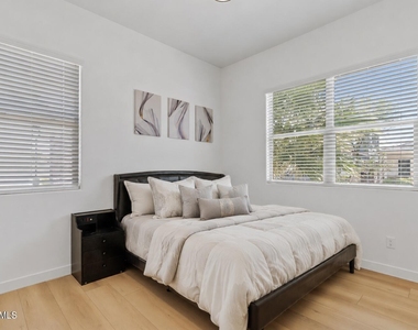 10204 E Thunderbolt Avenue - Photo Thumbnail 11