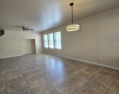 9650 N 82nd Lane - Photo Thumbnail 9