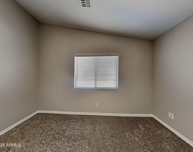 4824 E Silverbell Road - Photo Thumbnail 8