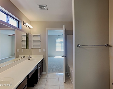 4824 E Silverbell Road - Photo Thumbnail 5