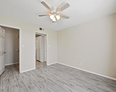 2625 E Indian School Road - Photo Thumbnail 13