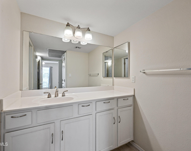 2625 E Indian School Road - Photo Thumbnail 15