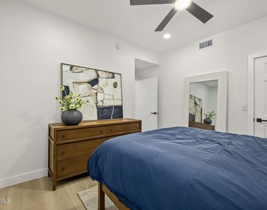 19700 N 76th Street - Photo Thumbnail 13