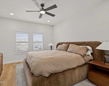 19700 N 76th Street - Photo Thumbnail 11