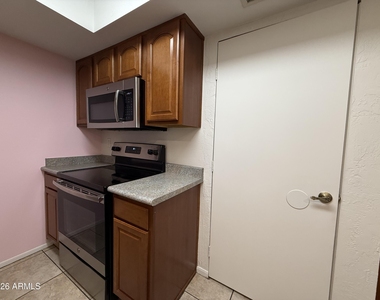 4709 N 26th Lane - Photo Thumbnail 7
