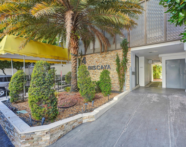 20400 W Country Club Drive - Photo Thumbnail 42