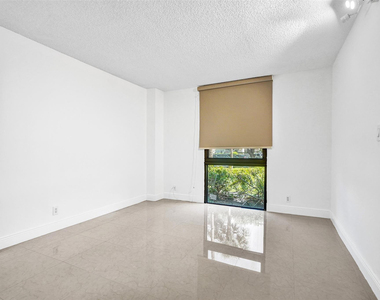 20400 W Country Club Drive - Photo Thumbnail 34