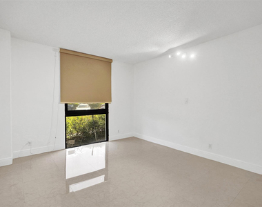 20400 W Country Club Drive - Photo Thumbnail 35