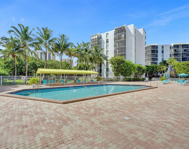 20400 W Country Club Drive - Photo Thumbnail 39