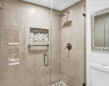 20400 W Country Club Drive - Photo Thumbnail 23