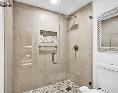 20400 W Country Club Drive - Photo Thumbnail 22