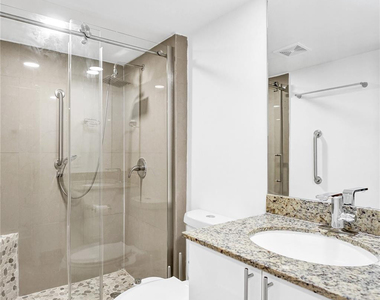 20400 W Country Club Drive - Photo Thumbnail 33