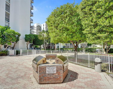 20400 W Country Club Drive - Photo Thumbnail 41