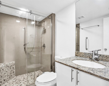 20400 W Country Club Drive - Photo Thumbnail 32