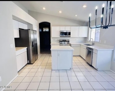1441 E Gary Drive - Photo Thumbnail 3