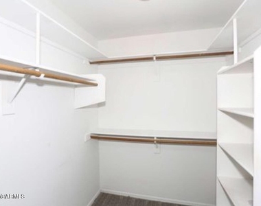 1441 E Gary Drive - Photo Thumbnail 7