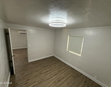 6021 W Gardenia Avenue - Photo Thumbnail 4
