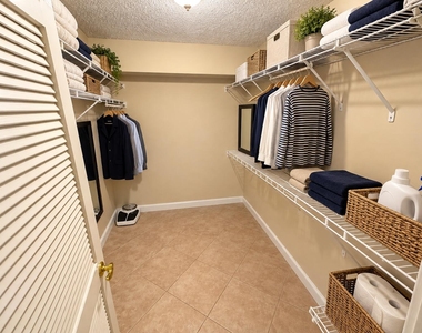 22765 Sw 66th Avenue - Photo Thumbnail 8