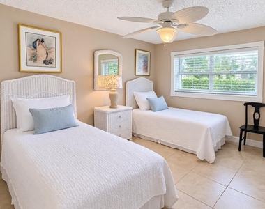22765 Sw 66th Avenue - Photo Thumbnail 5