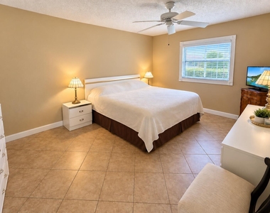 22765 Sw 66th Avenue - Photo Thumbnail 4