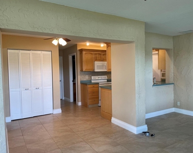 6347 Timberlakes Way - Photo Thumbnail 4