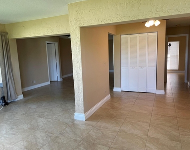 6347 Timberlakes Way - Photo Thumbnail 10