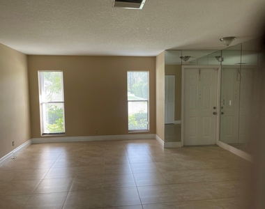 6347 Timberlakes Way - Photo Thumbnail 7