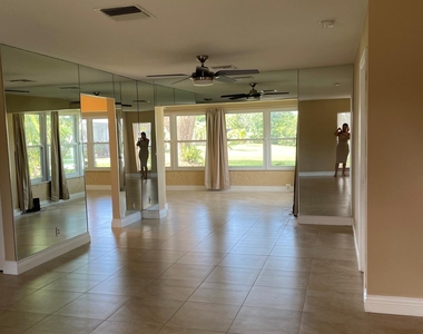 6347 Timberlakes Way - Photo Thumbnail 9