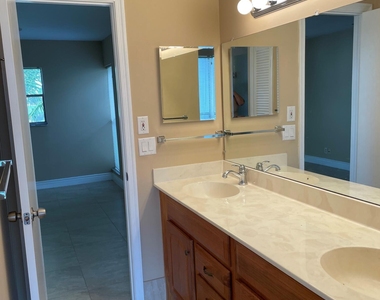 6347 Timberlakes Way - Photo Thumbnail 15