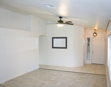 17228 N 40th Place - Photo Thumbnail 6
