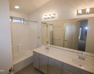 17228 N 40th Place - Photo Thumbnail 10