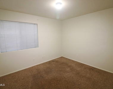 17228 N 40th Place - Photo Thumbnail 14