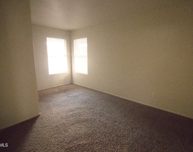 17228 N 40th Place - Photo Thumbnail 15