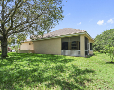 677 Sw Andros Circle - Photo Thumbnail 12