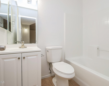 2326 E Devon Court - Photo Thumbnail 11