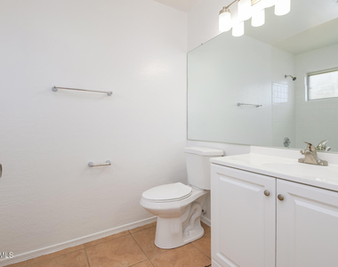 2326 E Devon Court - Photo Thumbnail 12