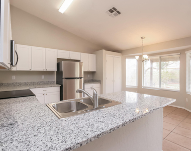 2326 E Devon Court - Photo Thumbnail 5