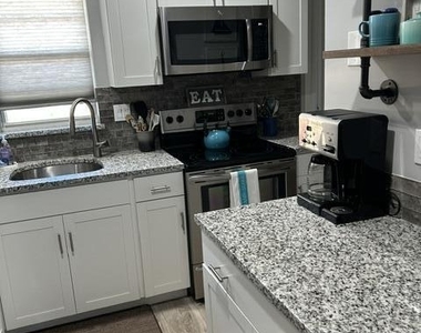 1939 Sw Palm City Road - Photo Thumbnail 8