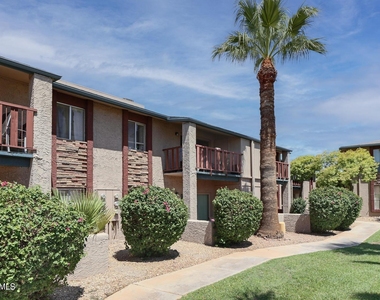 4354 N 82nd Street - Photo Thumbnail 11