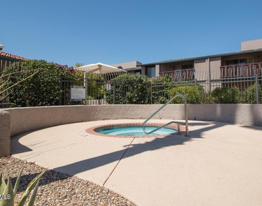4354 N 82nd Street - Photo Thumbnail 12