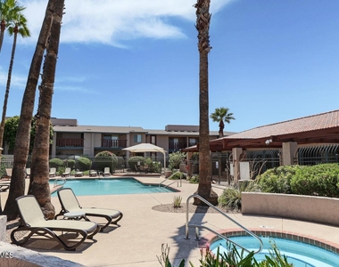 4354 N 82nd Street - Photo Thumbnail 14