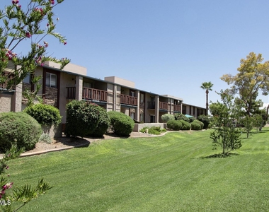 4354 N 82nd Street - Photo Thumbnail 7