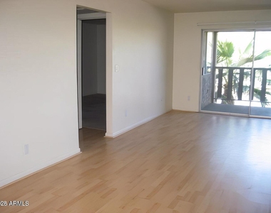 4354 N 82nd Street - Photo Thumbnail 4