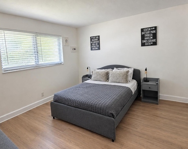 704 Ne 8th Street - Photo Thumbnail 4